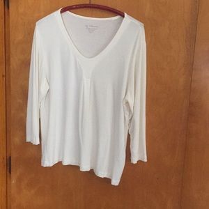 Light • cream • pullover • 3/4 + length sleeves